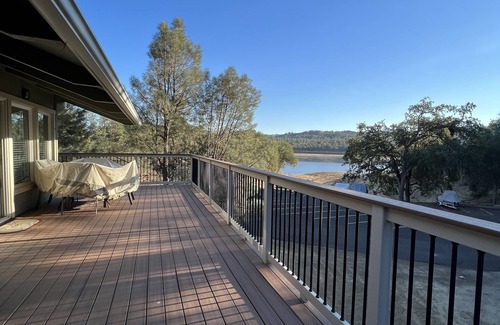 Oak Shores House | Steps to the Marina and community pool, Wifi, and Private Slip!
