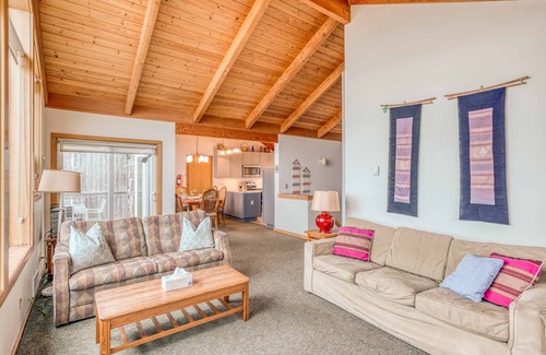 Manzanita House | Steps To the Ocean, With Panoramic Views, Ocean-View Deck in Manzanita!