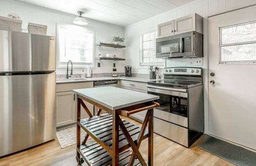 Chickamauga Lake Cabin | Steps to the Waterfront! Shoal up on Sale Creek