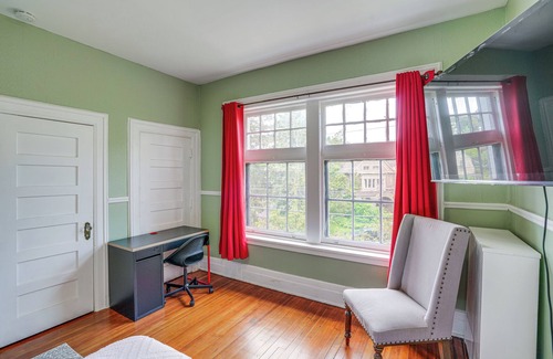 Stockade Historic District House | Steps to Union College: Home w/Shared Yard!