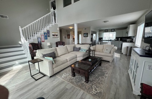 Portland House | Steps to water! 3 BD, 3 Ba, Pets OK, fenced. Remote work, Kitesurfing, Birding!