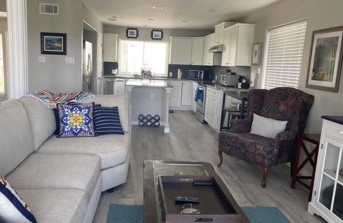 Portland House | Steps to water! 3 BD, 3 Ba, Pets OK, fenced. Remote work, Kitesurfing, Birding!