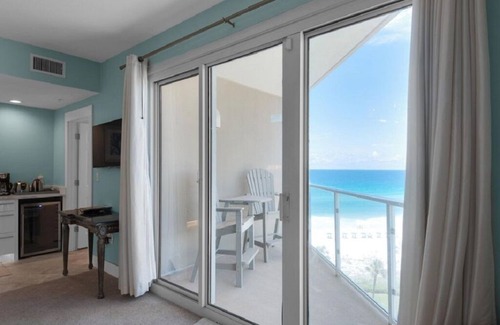 Destin Condo | Sterling Sands - Gulf front - Unit 714 - FREE BEACH SERVICE.3 Bedroom - 3 Bath