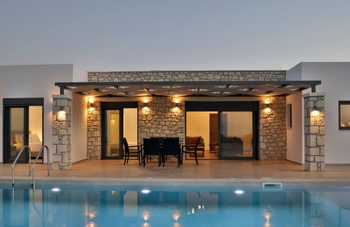 Kimouriotis Villa | Sternes Tropicana Executive Villa with pool, Sitia