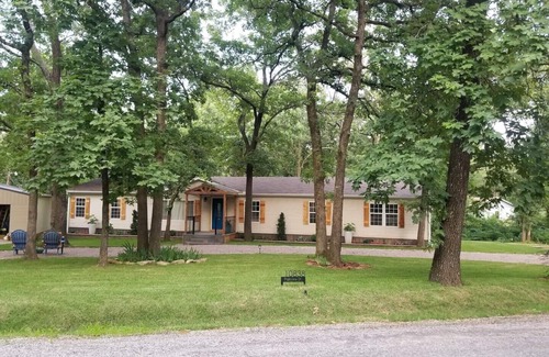 Kingston House | Stevie B's Texoma Retreat