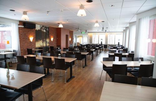 Brokind Hotel | Stiftsgården Vårdnäs Hotell