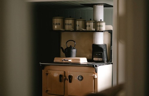 Esk House | "Still in Esk" a delightful retreat on the edge of picturesque Esk country town.