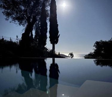 Lakones House | Stilvolles Hideaway - Pool, Aussicht, Nähe Strand