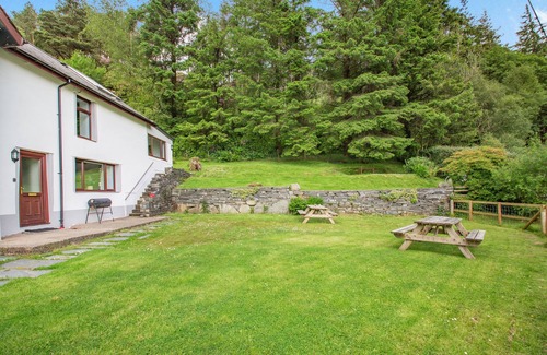 Rhiwbryfdir House | STINIOG LODGE, pet friendly, with open fire in Blaenau Ffestiniog