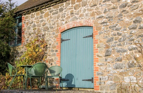 Shelve Cottage | STIPERSTONES VIEW, romantic, with a garden in Bishop's Castle