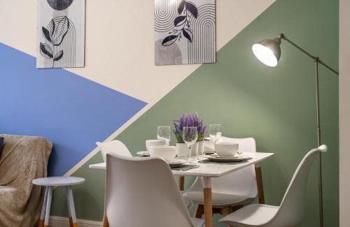 Bishop's Stortford Apartment | STN - Bishops's Stortford - Free Gated Parking - Two Bed Apartment - Perfect location for Stansted Airport