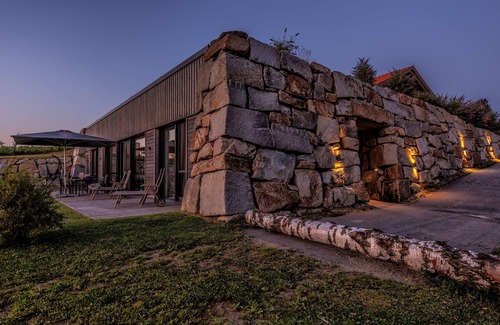 Breitenberg House | Stoahaus - 140 sqm earth house with private spa