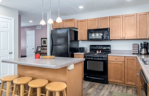 Hidden Valley House | Stocked, Beautiful, Comfortable Mountain Home - Perfect Family Getaway