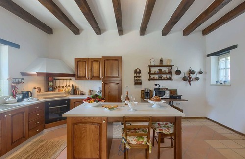Tinjan Villa | Stone beauty, surrounded by forest, for up to 9 guests