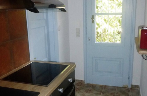 Petra House | Stone built house, fully renovated, high ceilings, big windows
