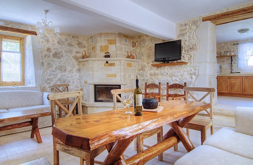 Prines Villa | Stone Built villa in the Nature With Spacious Gardens!