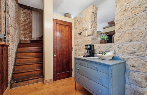 Dubuque House | Stone Cliff Manor- historic home with unique history. Perfect for large groups