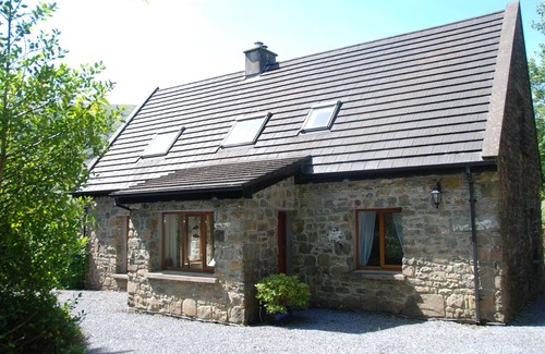Shanafaraghaun Cottage | Stone Cottage in Spectacular Scenic Connemara Location, Comfortable and Peaceful