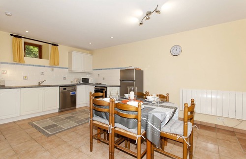 Guegon Cottage | Stone cottage in peaceful location, private covered pool near Josselin.