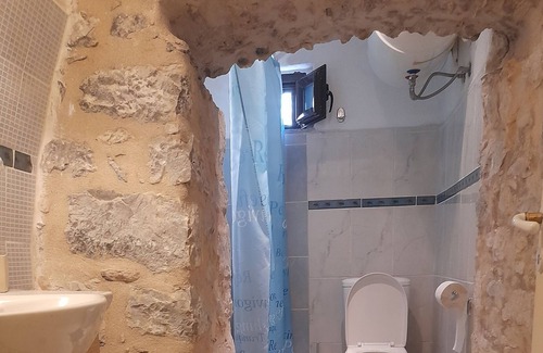 Omales House | Stone house from 1880 to Magne