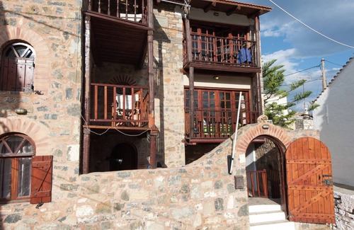 Mavrikiano Apartment | Stone House in Elounda with Gulf Views