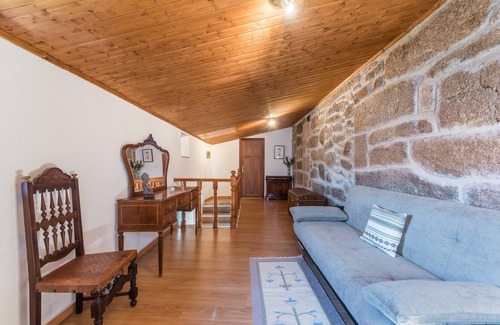 Montalegre e Padroso Apartment | Stone House in the Peneda-Gerês National Park