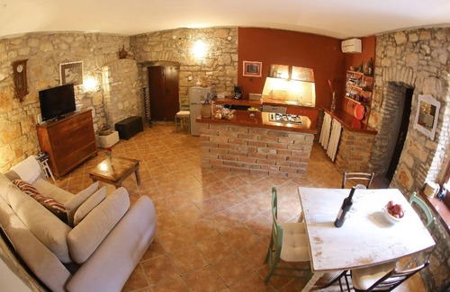 Preko House | Stone house near the beach with a whirlpool