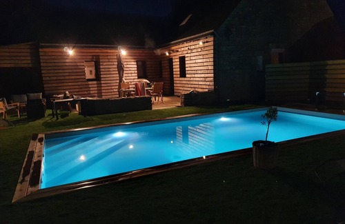 Pont-l'Abbe House | Stone house river view with swimming pool