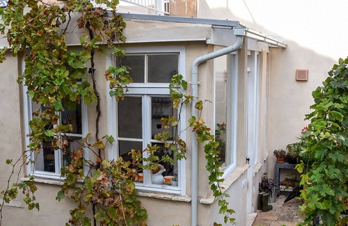 Stari Grad House | Stone house with patio, garden, and terrace, 15 mn walk from swimming areas.