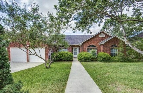 Stone Oak House | Stone Oak Oasis with Pool, Patio and Grill!