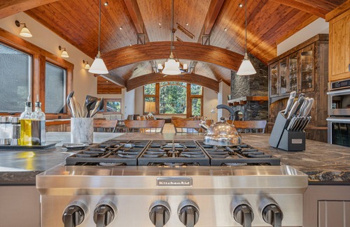 Lake Forest House | Stone Peak Lodge w/Pool Table, Hot Tub, Firepit and Gorgeous Wood + Stonework