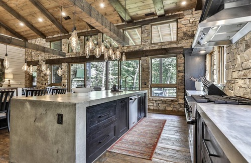 Cashes Valley Cabin | Stone Pool Lodge | Blue Ridge, GA