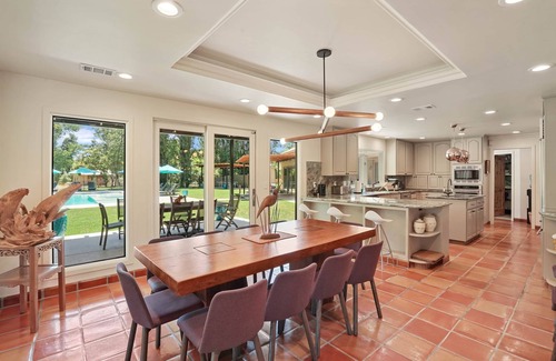 Acampo Villa | Stone River Retreat, Spa, Pool, Private, 6 Rms
