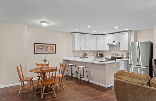 Highlands Hills House | Stone's Throw by Mirror Lake