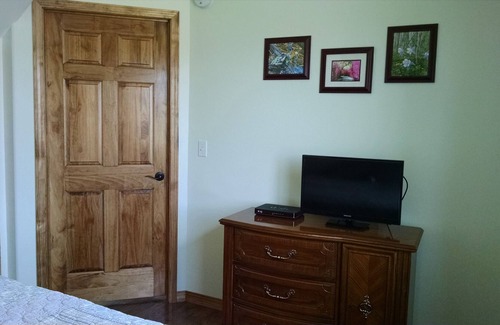 Cortez House | Stone Turtle Lodges has 3 luxurious individual cabins 3 miles north of Cortez.