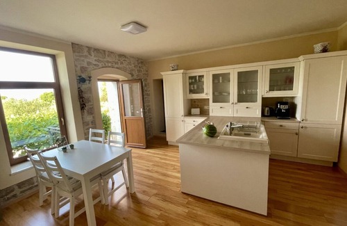 Sveti Lovrec House | Stone villa in historic surroundings