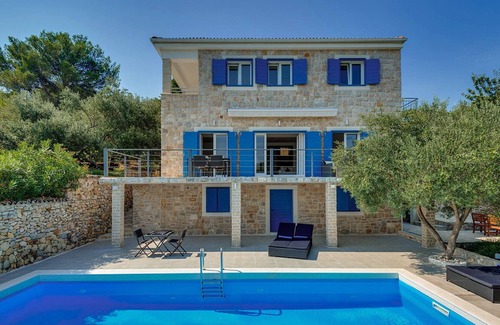 Prvic Luka Villa | Stone Villa Marceline, in Dalmatia,with a Pool