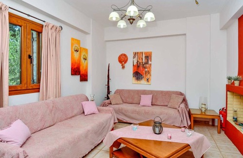 Pylos-Nestoras Villa | stone villa w/ pool + garden,short walk to village