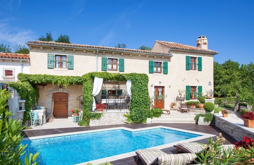 Trget Villa | Stone villa with private pool and 3 bedrooms on the east coast of Istria