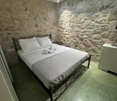 North Kynouria Apartment | Stoneview Apartments