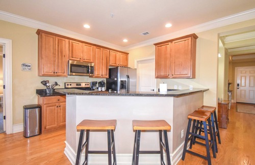 Dadeville Apartment | Stoneview Lakeside Dreams, 3BR Stillwaters Lake Condo