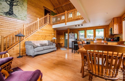 Eagles Mere House | "Stonewall Cabin" is a secluded home with a private pond in Eagles Mere