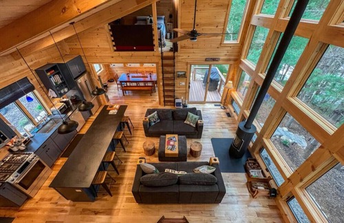 Brownfield House | StoneWater | Brand New | Private Lakefront + Fire