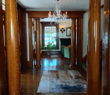 Gananoque Bed & Breakfast | Stonewater Manor B&B