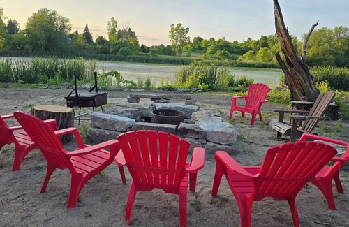 Seeleys Bay House | Stonewood Bay Getaway in Seeleys Bay–Spacious Yard, Lakeview, Sleeps 10