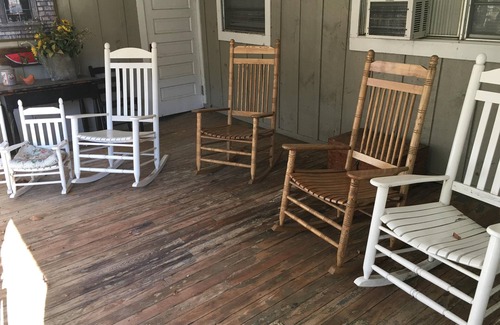 Candler Cottage | Stoney Fork Paradise on the Creek!-Private HotTub, Fireplace,Romantic,Wi-Fi,Pets