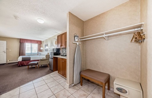Stony Plain Hotel | Stony Plain Inn and Suites