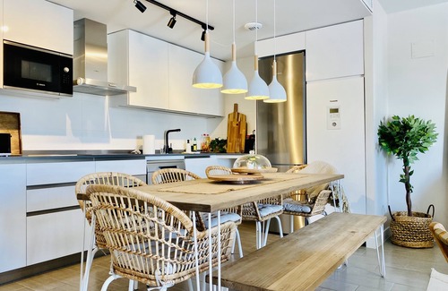 El Morche Apartment | Stor Lägenhet vid Stranden med Fantastisk Terrass