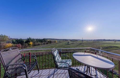 Muritz Apartment | Storchenhorst vacation apartment with unobstructed views in Göhren-Lebbin