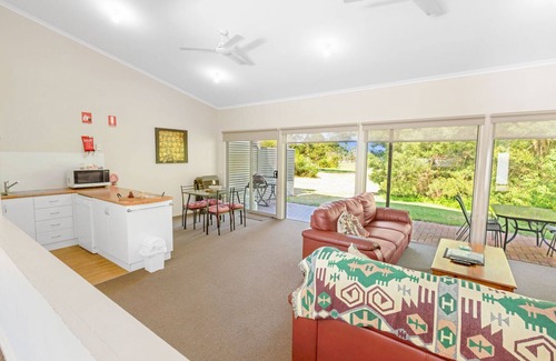Forge Creek House | Stormbird - Waterfront Retreat: Secluded lodges perfect for nature lovers